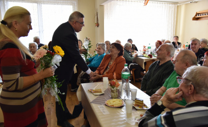 Pozdravili obyvateľov domovov seniorov