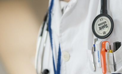 Platy lekárov v nemocniciach sa zvýšili o 6,18 percenta