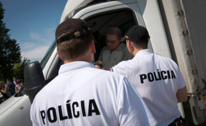 Slovensko má medzinárodne nadpriemerný počet policajtov, dôvera v políciu je však nízka
