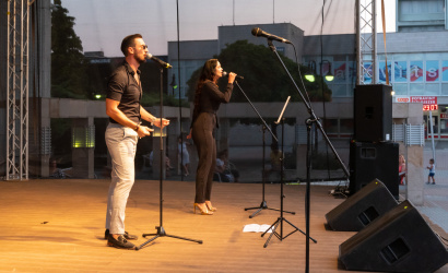 Rockové šlágre na pódiu v podaní manželov Kosár - s videom