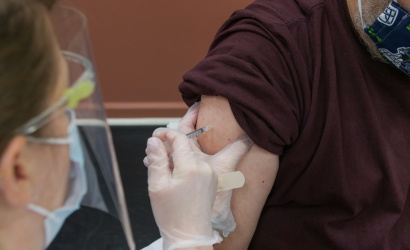 Slovensko spustilo očkovanie proti covidu treťou dávkou
