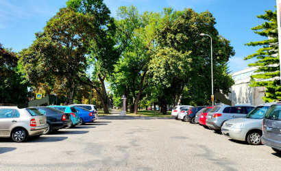 V piatok popoludní uzatvoria polovicu parkoviska na Námestí sv. Štefana