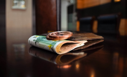 Slovenská minimálna mzda by mala od januára stúpnuť o 45 eur