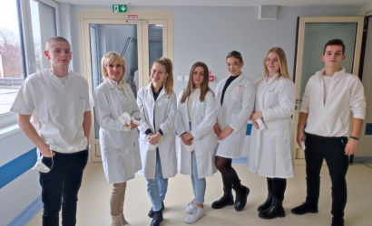 Komárňanská nemocnica privítala žiakov Strednej zdravotníckej školy z Dunajskej Stredy