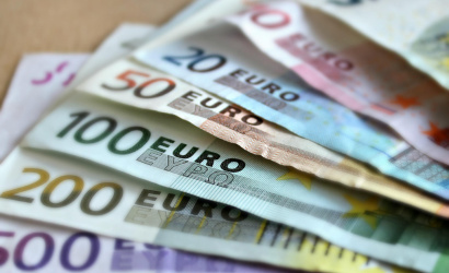 Home Credit: Slováci stále preferujú v zahraničí platby v hotovosti
