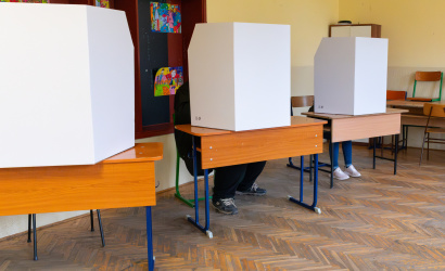 Volebné miestnosti sa otvorili, Slováci si v 2. kole volia prezidenta
