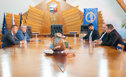 Viceprimátori Dunajskej Stredy prijali nového kaplána a diakona mesta
