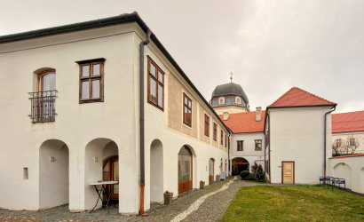 Príbeh Domu hudby vyrozpráva moderná expozícia, pri Smoleniciach vznikne altánok pre turistov