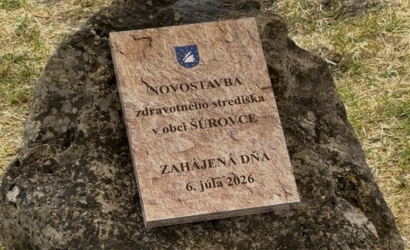 Župa podporila vznik nového zdravotníckeho strediska v Šúrovciach. Ľudia získajú ambulancie aj sociálne poradenstvo na jednom mieste