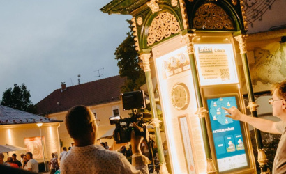 Historický meteorologický stĺp sa vrátil do Piešťan. Jeho obnovu podporila Trnavská župa