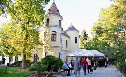 Obnovená Vermesova vila: opäť otvorili sídlo Galérie súčasných maďarských umelcov 