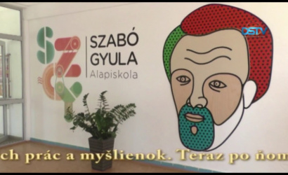 Embedded thumbnail for Na ZŠ Gyulu Szabóa slávnostne pomenovali chodby