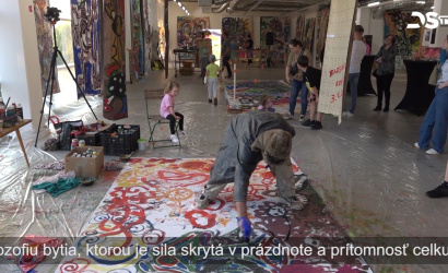 Embedded thumbnail for Nevšedný umelecký zážitok na otvorení výstavy Barnabása Kovácsa 