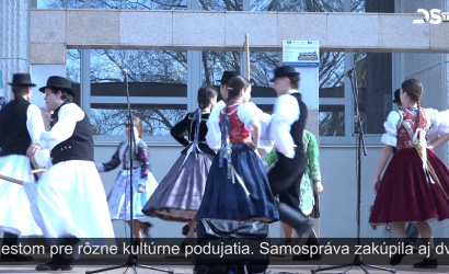 Embedded thumbnail for Uskutočnilo sa odovzdanie obnoveného pódia pred kultúrnym domom