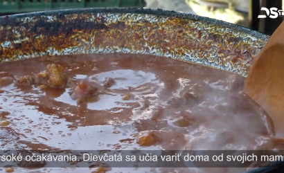 Embedded thumbnail for Na súťaži vo varení chutné jedlá tentoraz pripravovalo pätnásť tímov