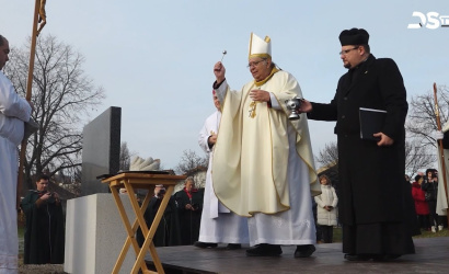 Embedded thumbnail for Položili a posvätili základný kameň rímskokatolíckeho kostola sv. Štefana