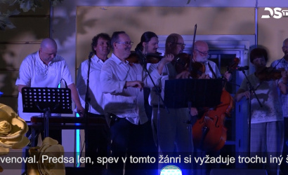 Embedded thumbnail for Tohtoročná hudba na nádvorí vyvrcholila vystúpením jubilujúcej skupiny Pántlika