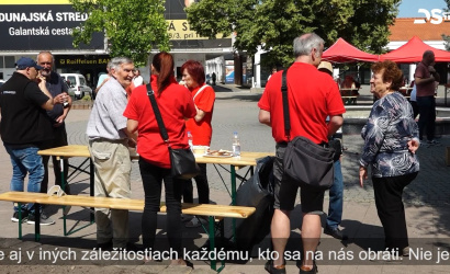 Embedded thumbnail for Na podujatí pracovníci charity predstavili činnosť dobročinnej organizácie