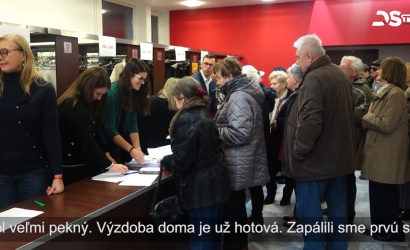 Embedded thumbnail for Na podujatí dôchodcovia dostali od samosprávy symbolický darček