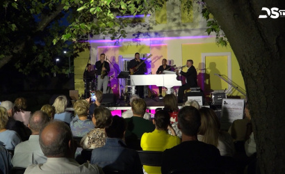 Embedded thumbnail for Klavírny koncert Štefana Bertóka prilákal na nádvorie múzea početné obecenstvo