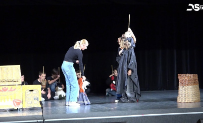 Embedded thumbnail for Diváci na bábkovom festivale si mohli pozrieť produkciu siedmich súborov