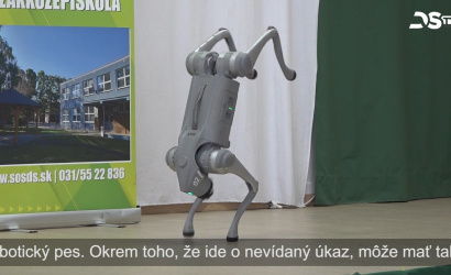 Embedded thumbnail for Hologramová projekcia, humanoid a robotický pes na odbornom dni strednej školy