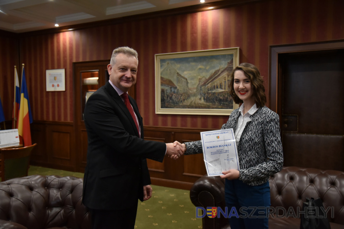 Snímky Attilu Nagya Nová študentská primátorka prevzala menovanie