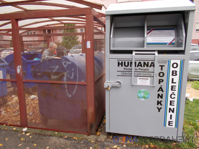 Foto: dunstreda.sk Nové kontajnery na zber textilu