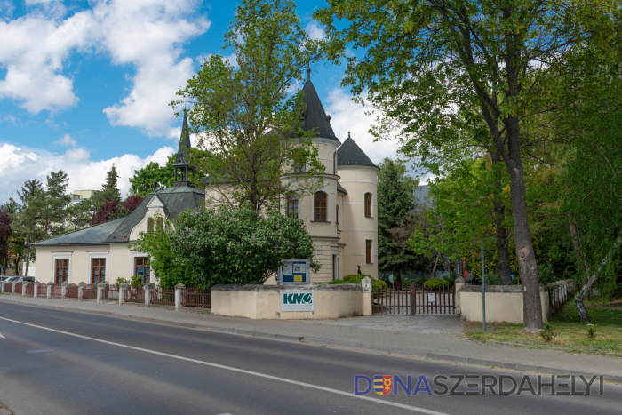 Archívne foto: Rózsár Vince Premeny v umení so zmenenou vernisážou