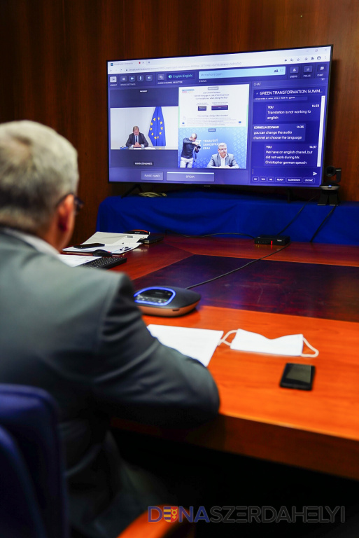Foto: trnav-vuc-sk Diskutovali o budúcnosti európskeho automobilového priemyslu