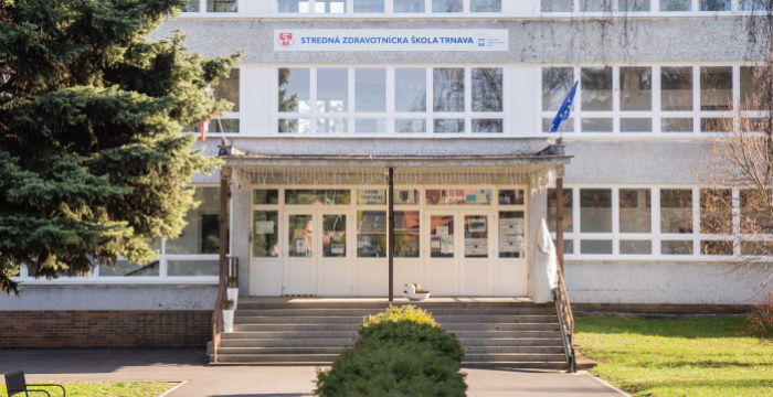 Župa reaguje na dopyt po zdravotníkoch, na Strednej zdravotníckej škole v Trnave otvára novú triedu