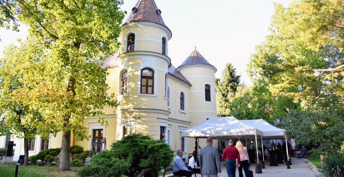 Obnovená Vermesova vila: opäť otvorili sídlo Galérie súčasných maďarských umelcov 