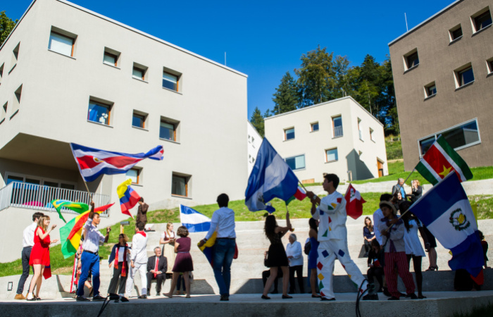 Možnosť pre stredoškolákov získať štipendium na zahraničných stredných školách UWC