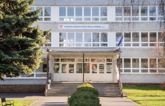 Župa reaguje na dopyt po zdravotníkoch, na Strednej zdravotníckej škole v Trnave otvára novú triedu