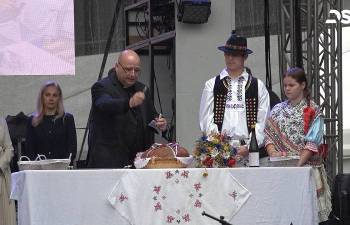 Embedded thumbnail for Brány Žitnoostrovského jarmoku sa slávnostne otvorili