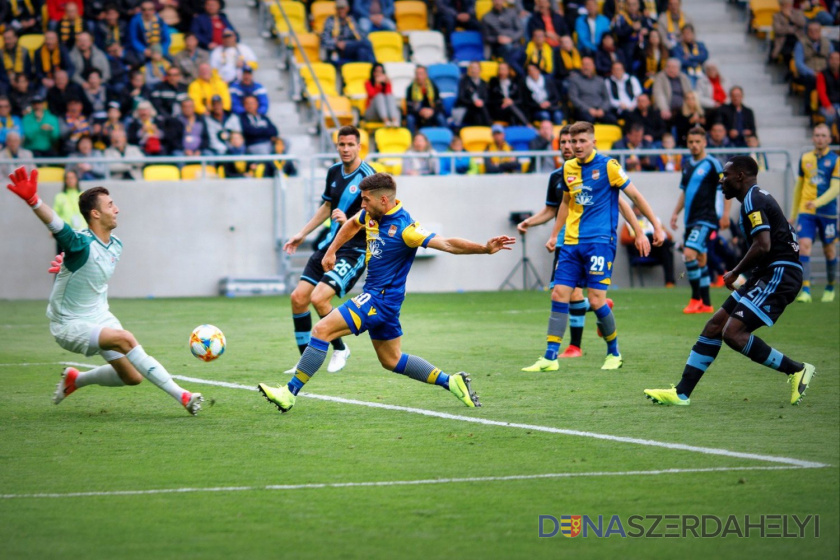 DAC - Slovan 5:2 (2:1)