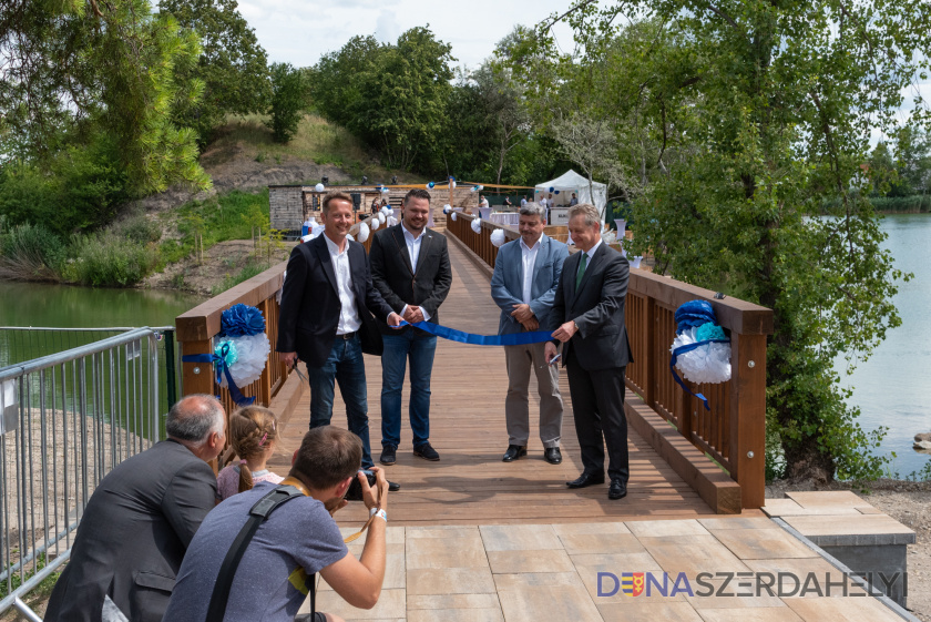 Foto: Rózsár Vince Pekné a osožné – nové korzo a javisko v Thermalparku