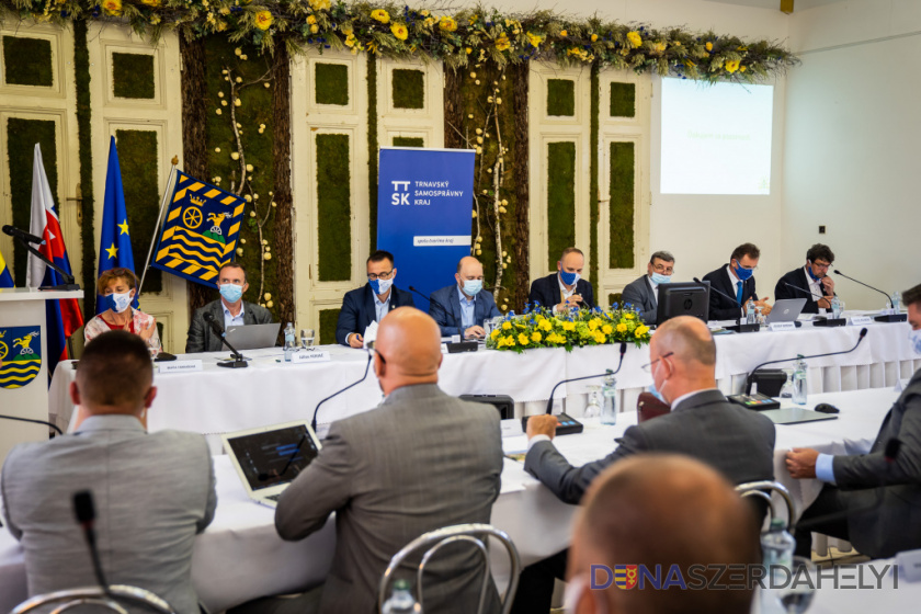 Foto: trnava-vuc.sk Poslanci schválili plán ozdravenia stredných škôl