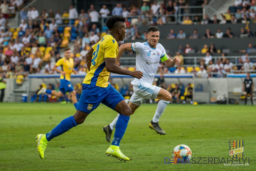 Pred zápasom DAC-Slovan: derby s polovičnou kapacitou