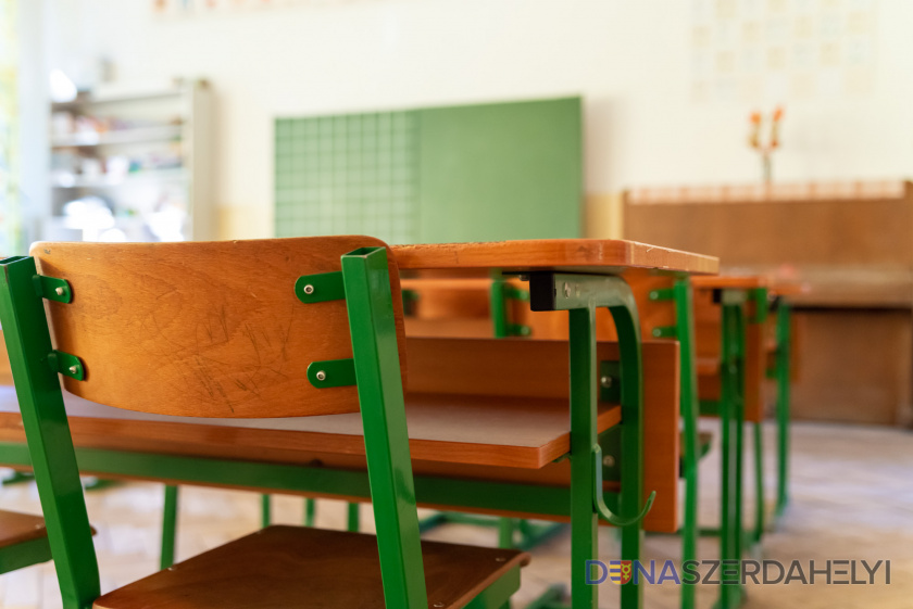 Gröhling: Školy sa plošne zatvárať nebudú, test nebude potrebný
