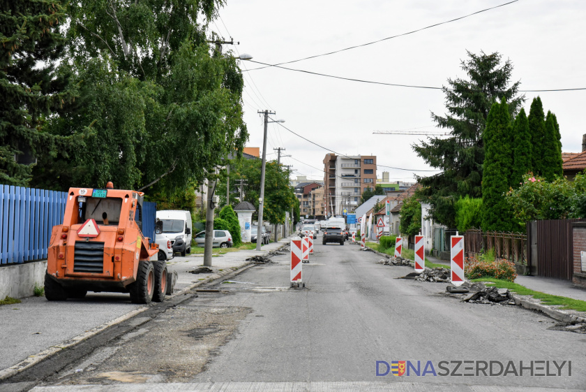Kračanská cesta: v nadväznosti na počasie rekonštrukcia pravdepodobne potrvá ešte dva týždne