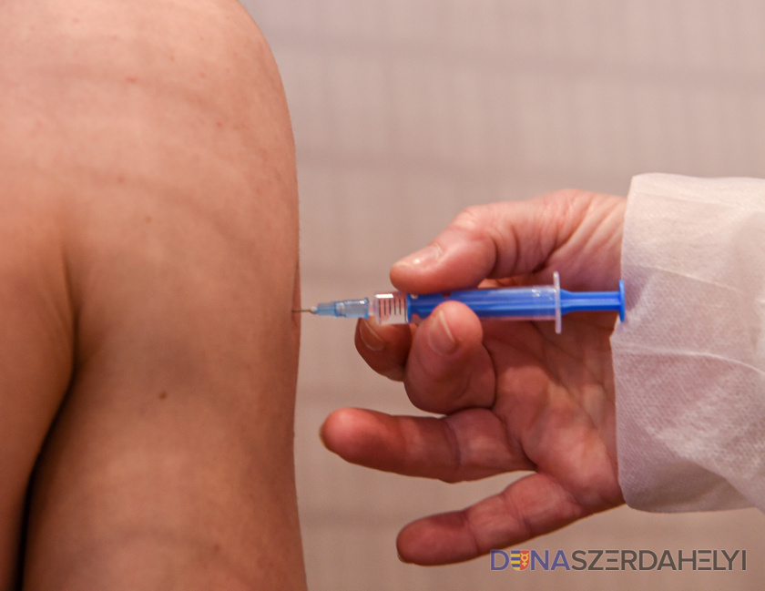 Minister zdravotníctva nevidí v odškodňovaní po očkovaní problém