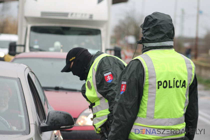 Polícia od 15. februára zvýši kontroly na slovenských hraniciach