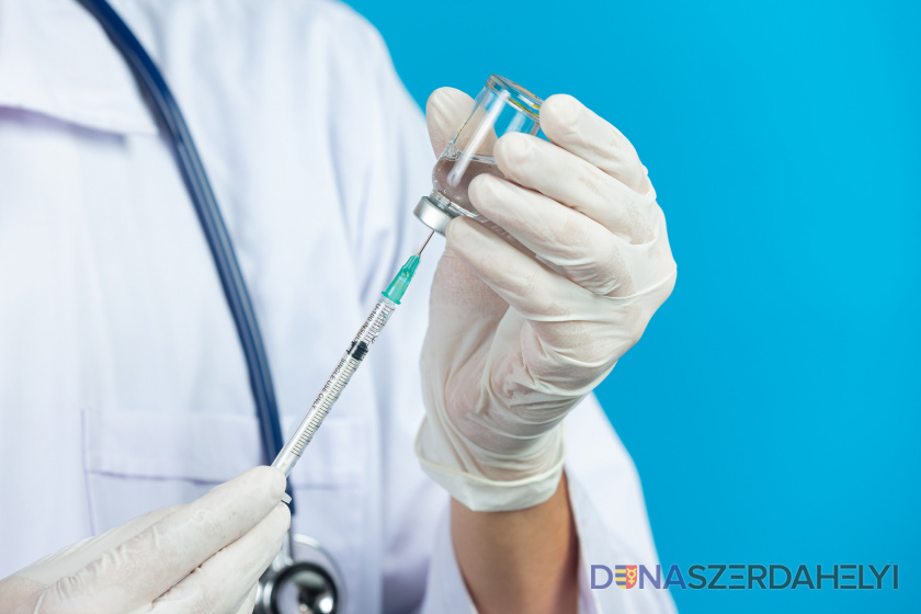 Krajčí: AstraZeneca dodá menej vakcín, celoplošné testovanie malo menší vplyv