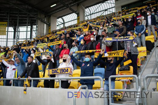 Futbalová atmosféra takmer po roku