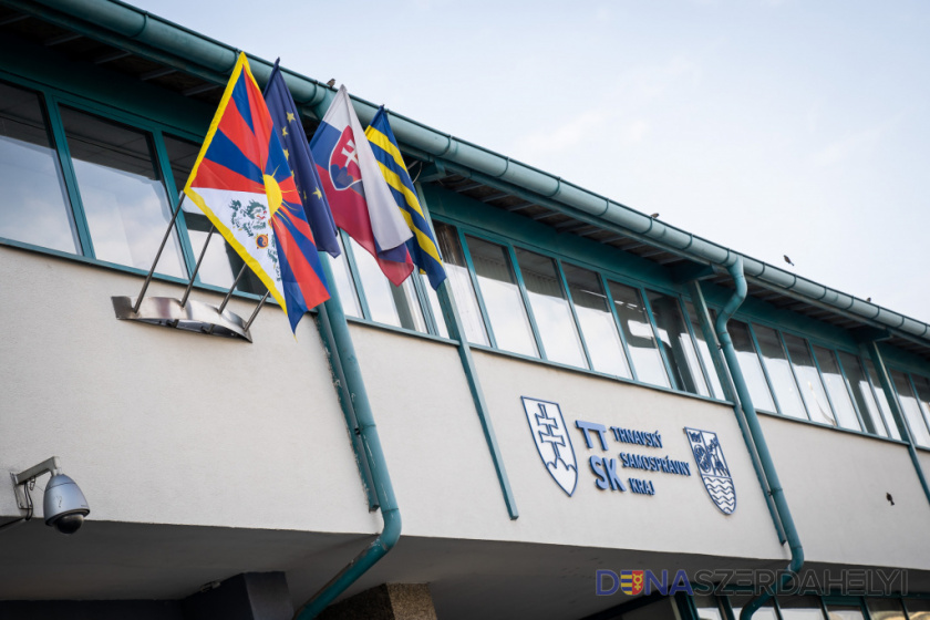 Foto: trnava-vuc-sk Trnavská župa sa opäť zapojila do kampane „Vlajka pre Tibet“