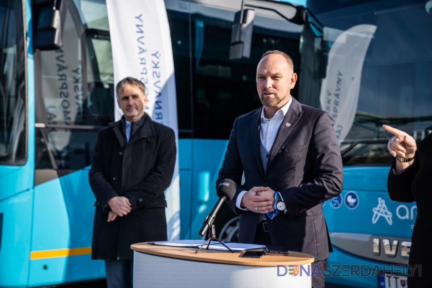 V trnavskom regióne bude jazdiť sedem nových prímestských autobusov