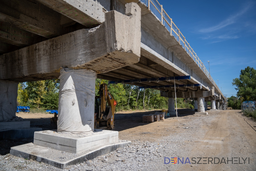 Hlohovecký most bude znova otvorený pre chodcov, jeho rekonštrukcia pokročila