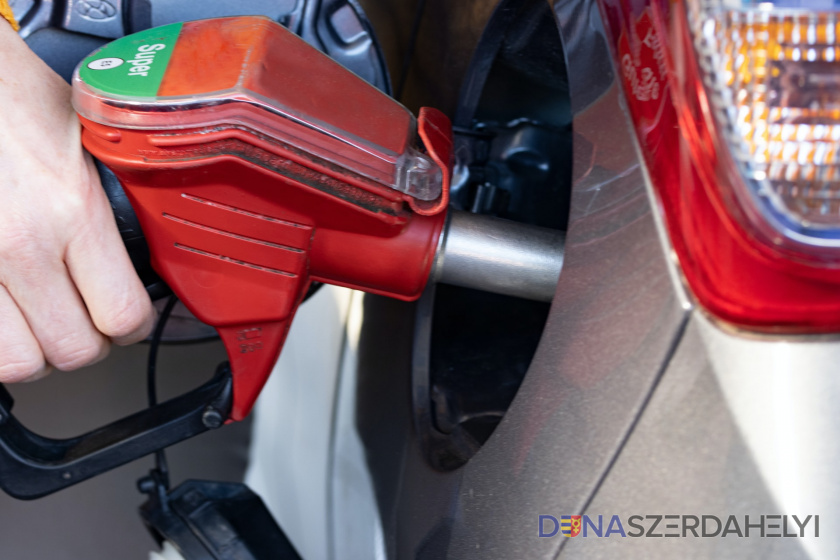 Lacnejší benzín už v Maďarsku nekúpite. Jedine, že by ste mali maďarskú ŠPZ