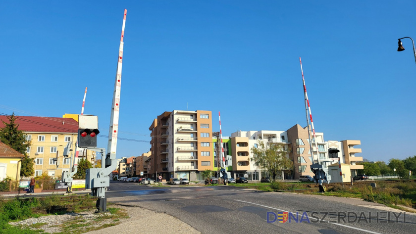 Začiatkom novembra koľajová výluka a uzávierka cesty na železničnom priecestí Kračanskej cesty